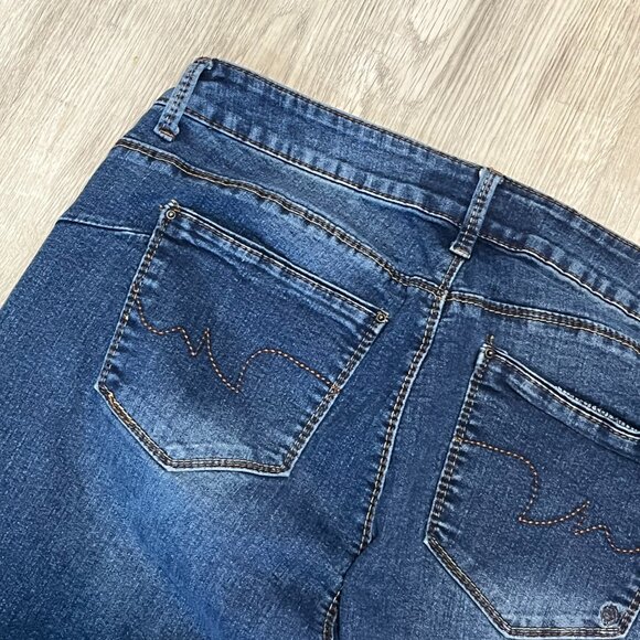 Thorn Dark Blue Denim Mid Rise Tapered Jeans Size 20 W - Picture 8 of 8